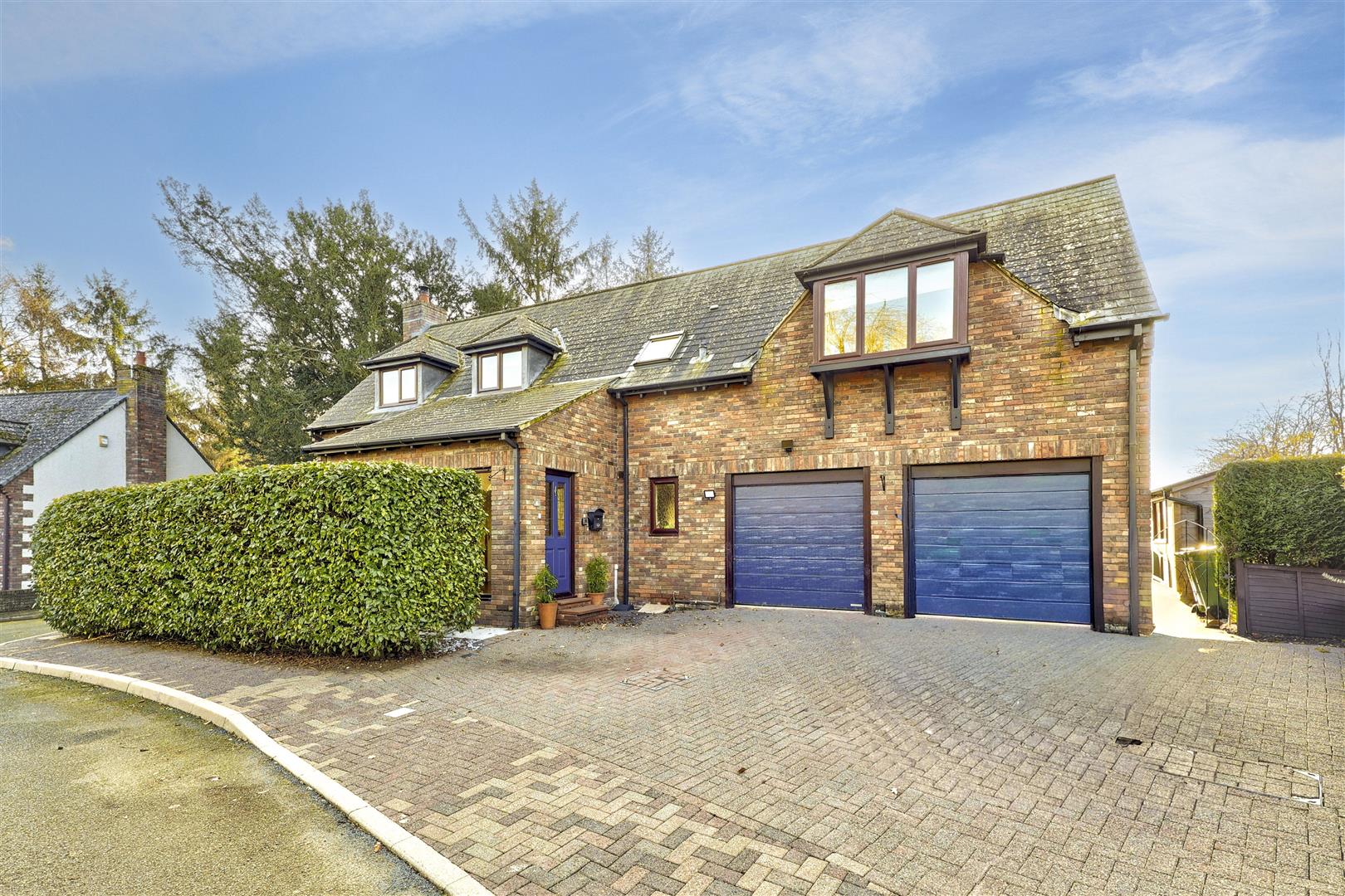 16 Brougham Hall Gardens